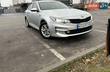 Седан Kia K5 2016 в Києві