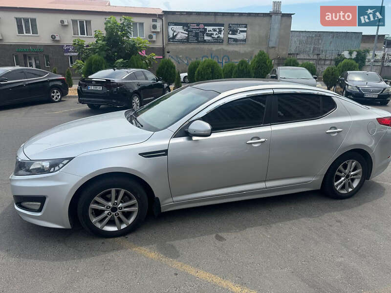 Седан Kia K5 2013 в Одессе