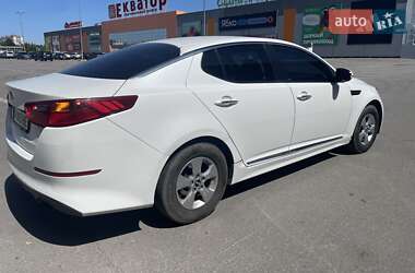 Седан Kia K5 2014 в Полтаве