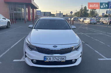 Седан Kia K5 2015 в Киеве