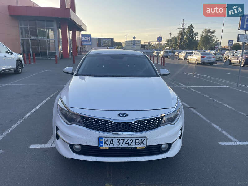 Седан Kia K5 2015 в Києві