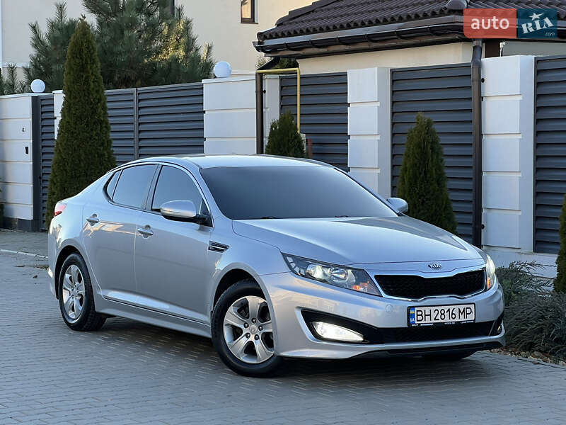 Седан Kia K5 2012 в Одесі