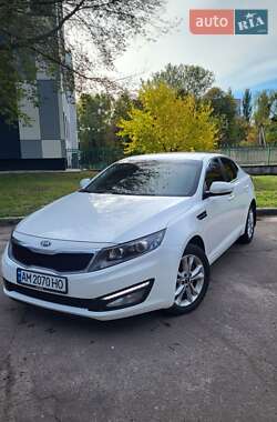 Седан Kia K5 2011 в Житомирі