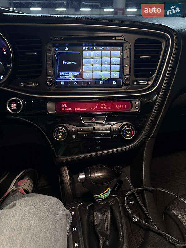 Седан Kia K5 2014 в Киеве