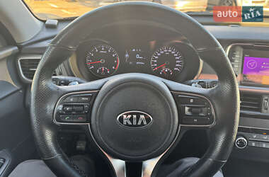 Седан Kia K5 2016 в Одесі