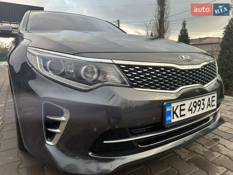 Седан Kia K5 2015 в Кривому Розі