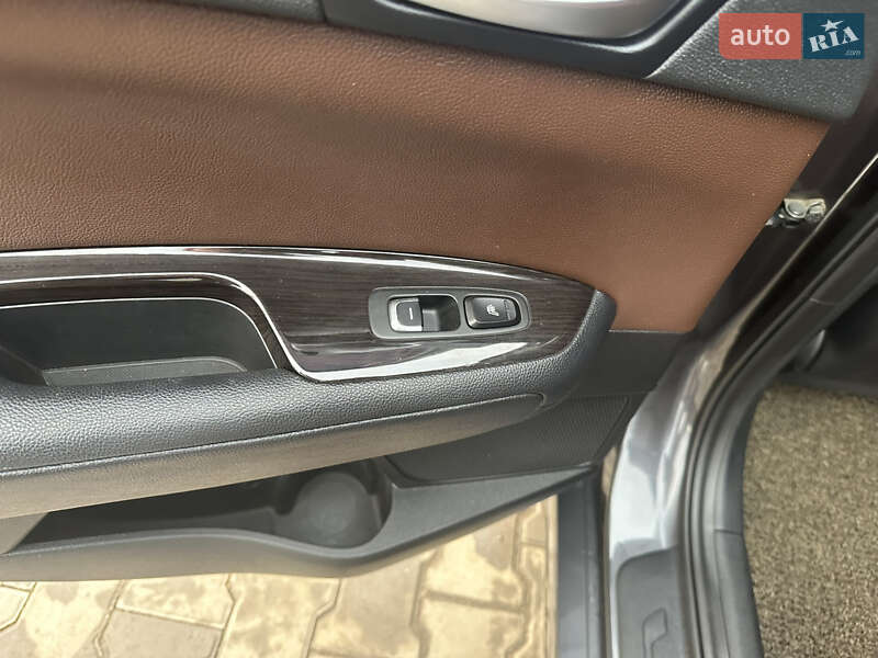 Седан Kia K5 2015 в Кривому Розі