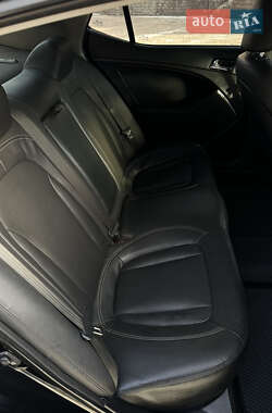 Седан Kia K5 2012 в 