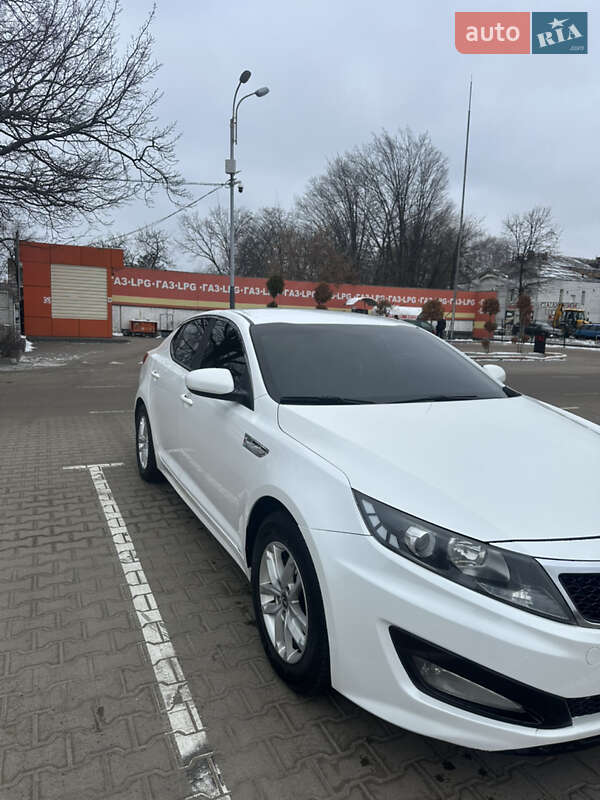 Седан Kia K5 2011 в Житомире