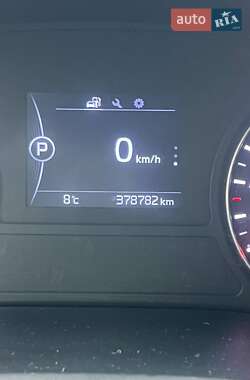 Седан Kia K5 2015 в 