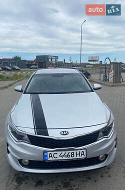 Седан Kia K5 2015 в 