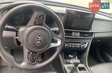 Седан Kia K5 2015 в 