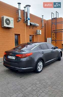 Седан Kia K5 2013 в Одесі