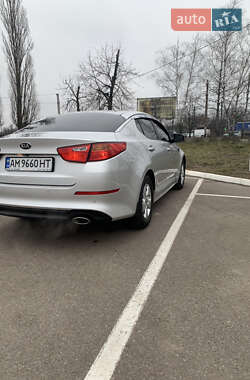 Седан Kia K5 2013 в 