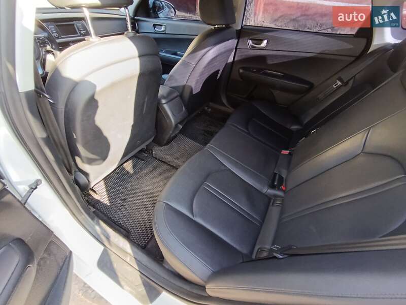 Седан Kia K5 2017 в Прилуках
