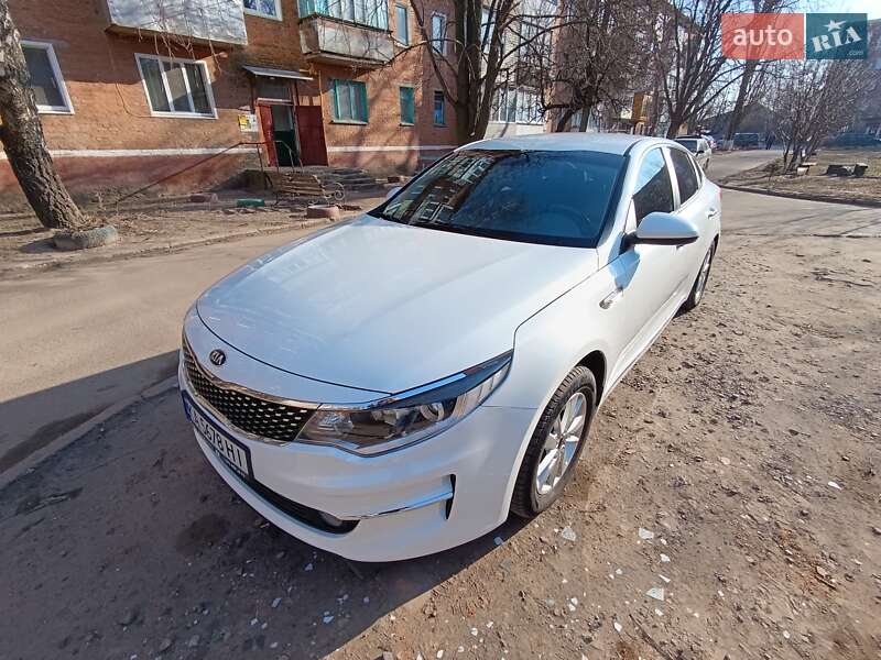 Седан Kia K5 2017 в Прилуках