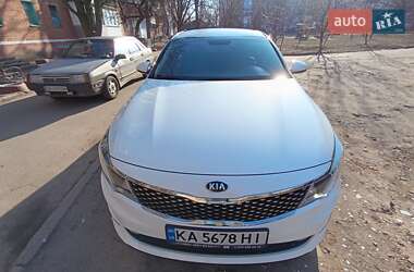 Седан Kia K5 2017 в 