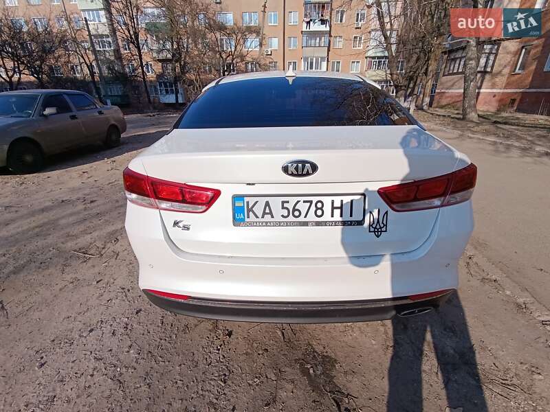 Седан Kia K5 2017 в Прилуках