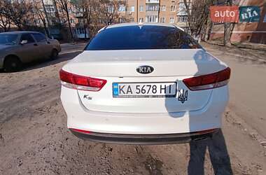 Седан Kia K5 2017 в 