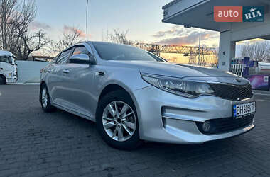 Седан Kia K5 2017 в Одессе