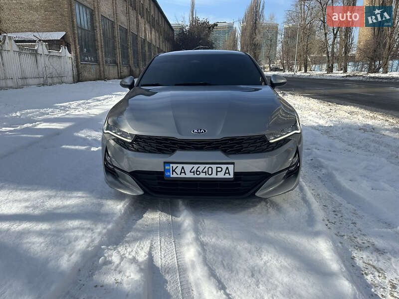 Седан Kia K5 2020 в Києві