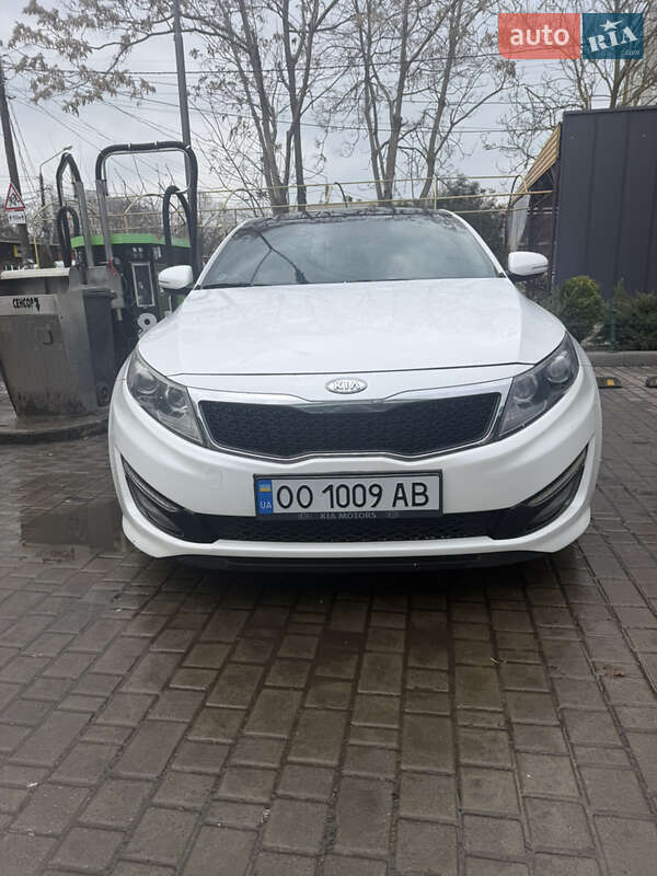 Седан Kia K5 2010 в Одессе