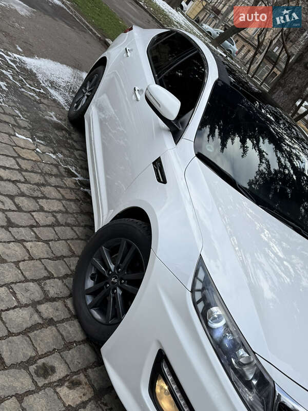 Седан Kia K5 2010 в Одессе