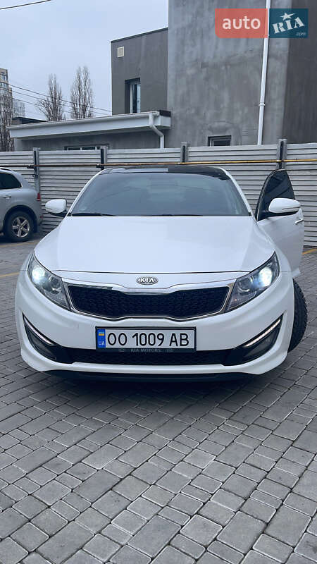 Седан Kia K5 2010 в Одессе