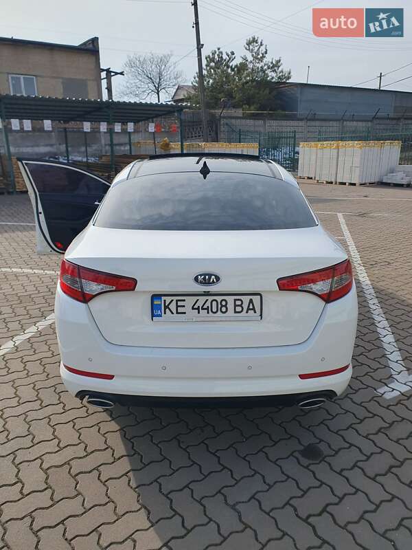 Седан Kia K5 2012 в Кривом Роге