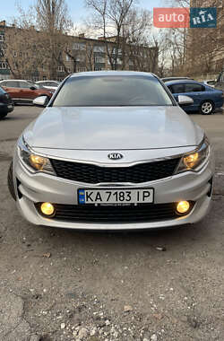 Седан Kia K5 2016 в Киеве