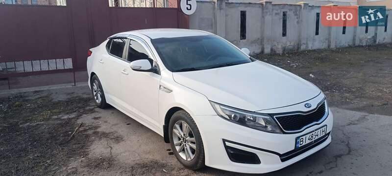 Седан Kia K5 2015 в 