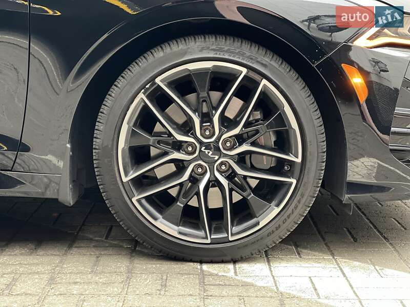 Седан Kia K5 2023 в Киеве