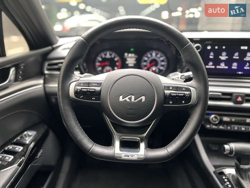 Седан Kia K5 2023 в Киеве