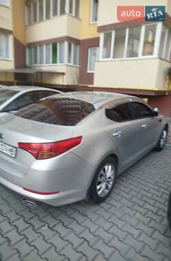 Седан Kia K5 2012 в 