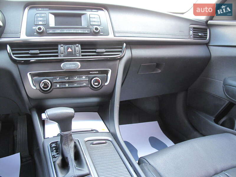 Седан Kia K5 2017 в Киеве