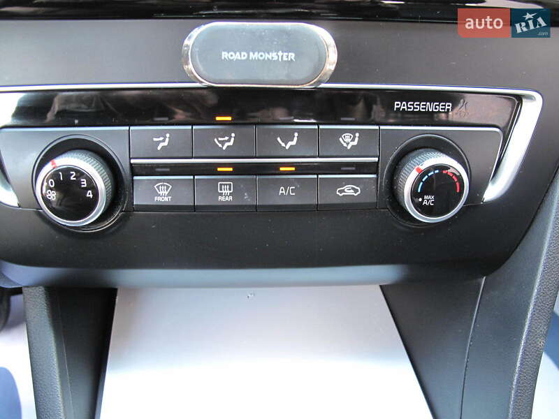 Седан Kia K5 2017 в Киеве