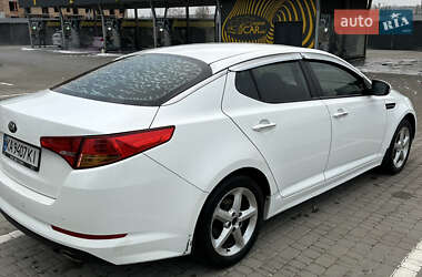 Седан Kia K5 2013 в 
