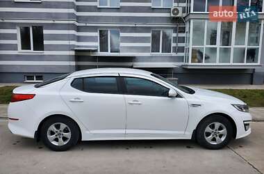 Седан Kia K5 2015 в 