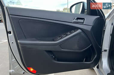 Седан Kia K5 2013 в 