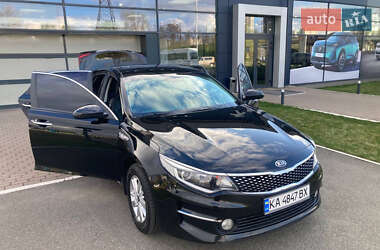 Седан Kia K5 2015 в 