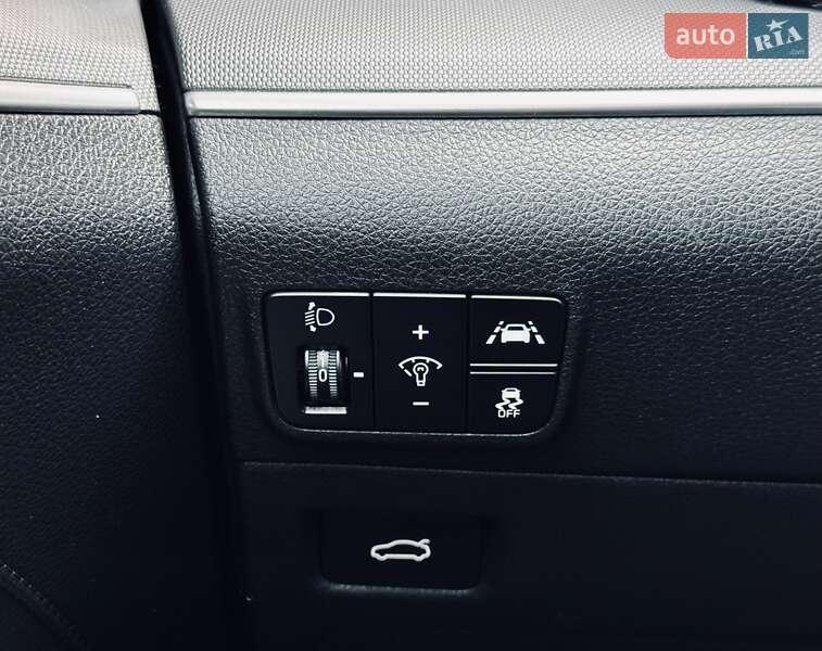 Седан Kia K5 2020 в Одессе