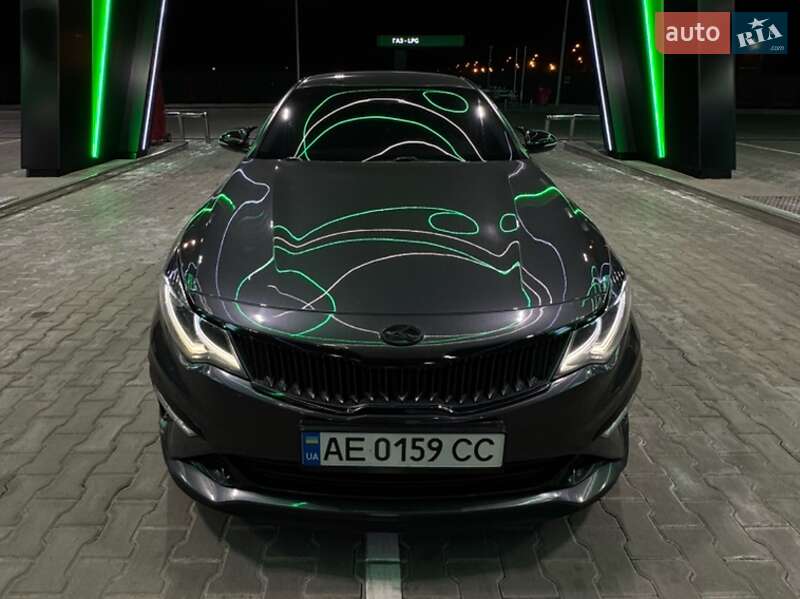 Седан Kia K5 2019 в 