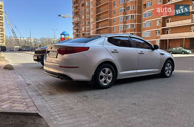 Седан Kia K5 2013 в 