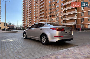 Седан Kia K5 2013 в 