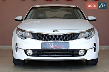 Седан Kia K5 2017 в 