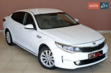 Седан Kia K5 2017 в 