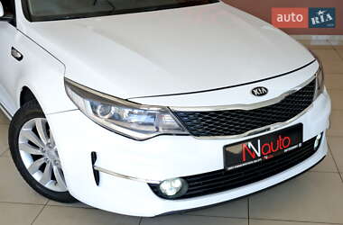 Седан Kia K5 2017 в 