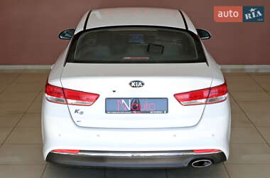 Седан Kia K5 2017 в 