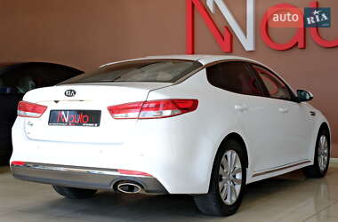 Седан Kia K5 2017 в 