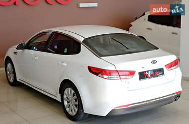 Седан Kia K5 2017 в 